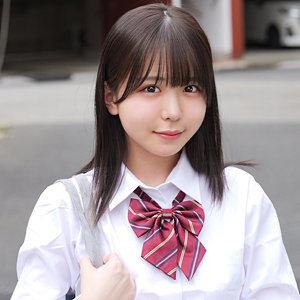 制服を着た、こなつちゃん（柏木こなつ）の作品パッケージ。作品詳細はレーベル：俺の素人-Z-：品番：oreco979