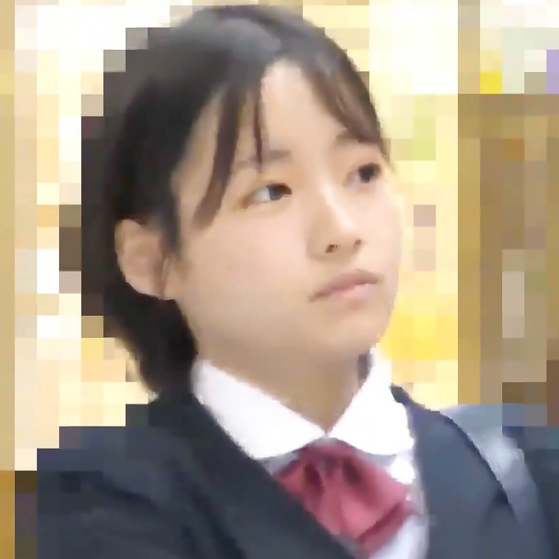 駅に向かう、紺イートン赤リボンちゃん 18｜y018